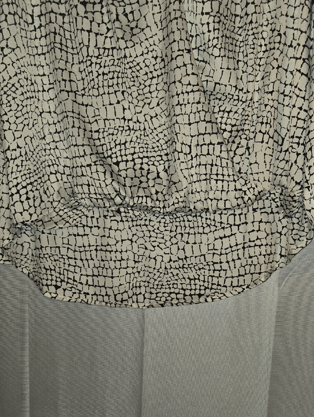 Apt. 9 Black and White Geometric Wrap Blouse PXL NWOT - Picture 5 of 8